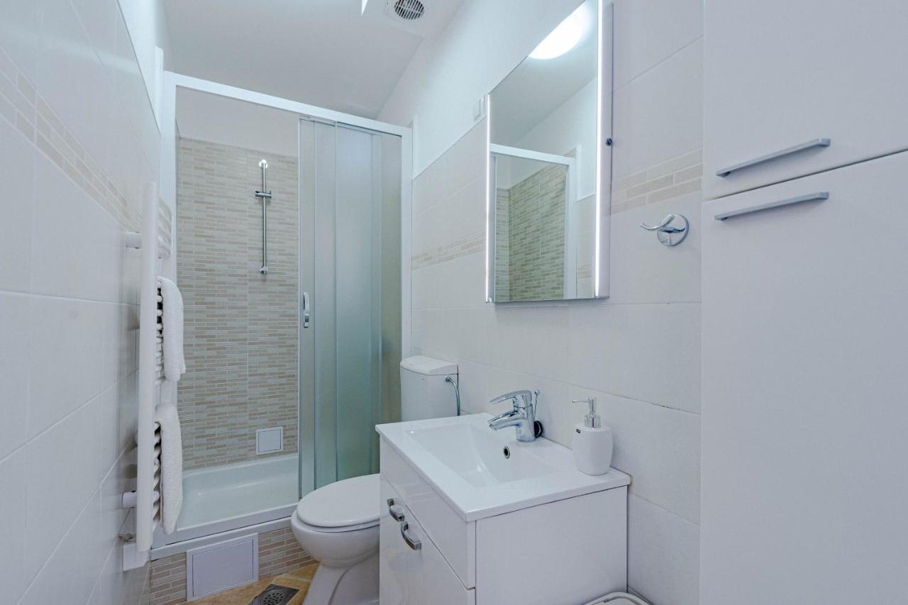 Apartments By The Sea Cove Zaglav, Korcula - 12208 Prizba Bagian luar foto
